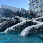 Centara Avenue Residences